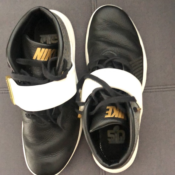 Men’s Nike Super Bowl 50 limited addition sneakers - Picture 2 of 3